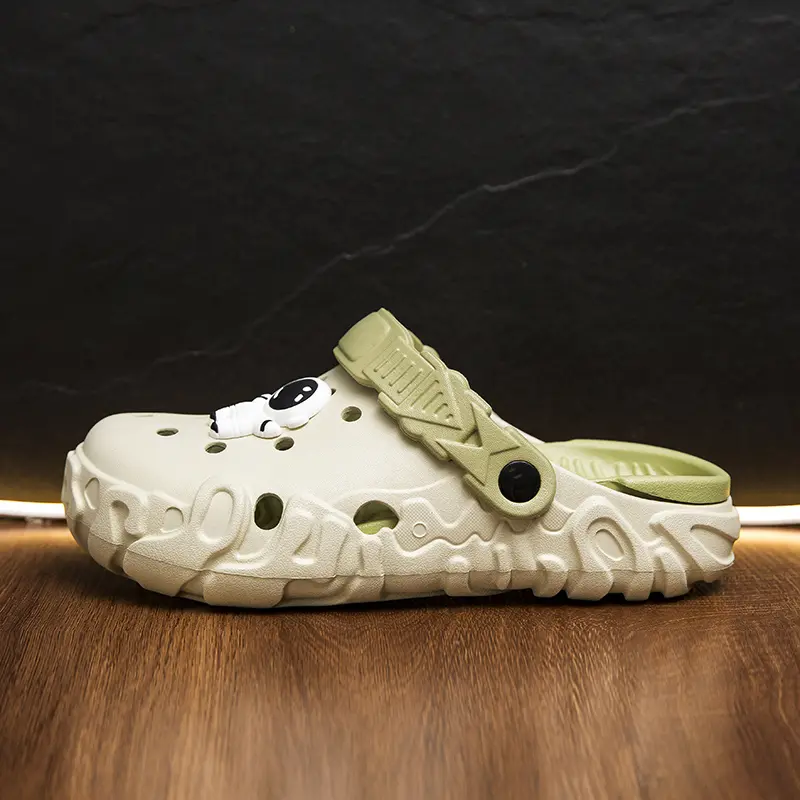 Two-color Hole Sandals For Men Lightweight Comfortable Slippers_voghion.com