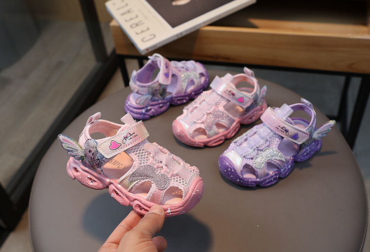 Sandales d'été pour filles, antidérapantes, lumineuses, Style princesse, dessin animé, chaussures de plage mignonnes à Velcro, nouvelle collection 2023_voghion.com
