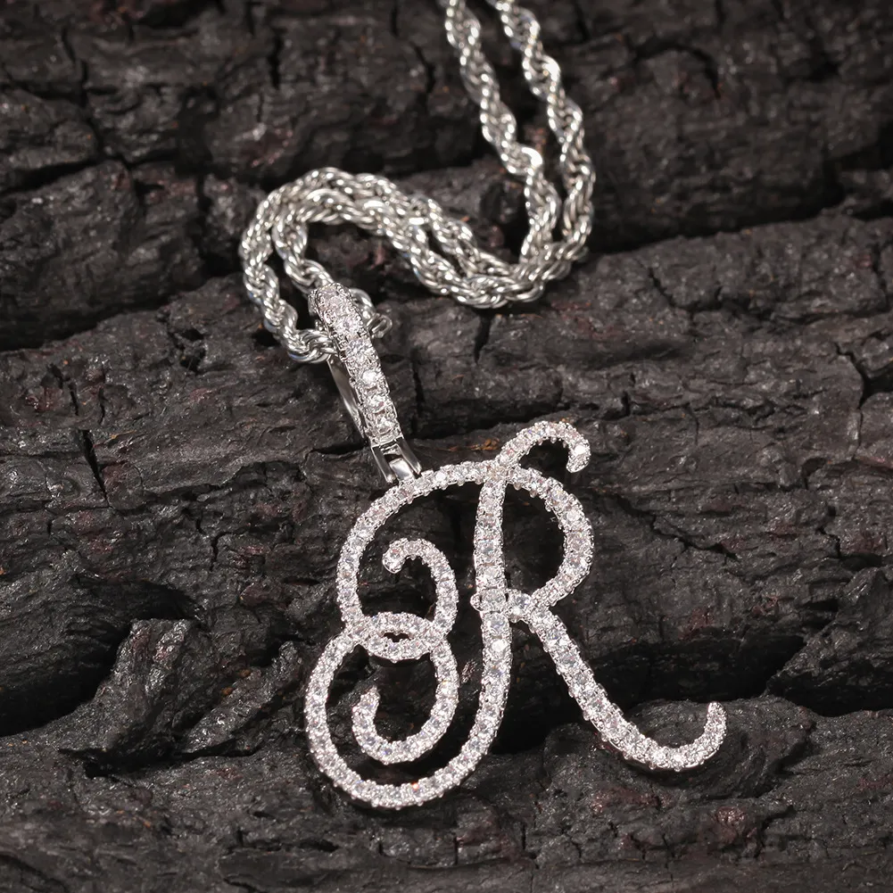 Collier avec pendentif personnalisé avec lettre initiale et nom, style cursif fleuri et cool, zircone cubique CZ en or véritable_voghion.com