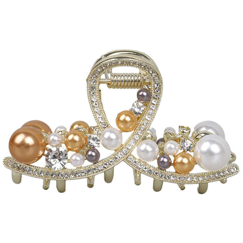 Mini fermaglio di perle, capelli intrecciati a metà dietro la testa, gruppo di capelli corti di ragazze carine, fermaglio per coda di cavallo_voghion.com