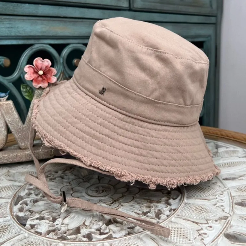 Pălării de iarnă cu bor larg, în carouri, calde, pentru artist, Beanie, Hundred, de designer, cu găleată, Le Casq S_voghion.com