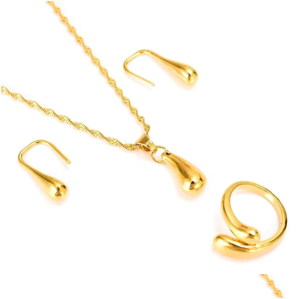 Set di gioielli a goccia in oro gold filled con pendente e orecchini_voghion.com