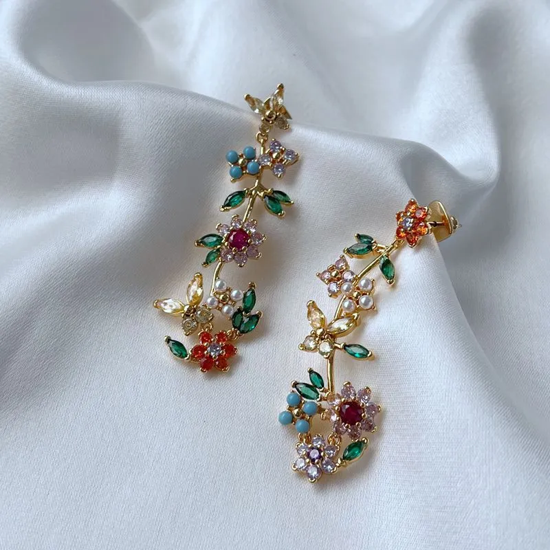 Orecchini di collana stile campagna alla moda per donne ragazze Farfalla fresca e carina Quattro fiori intarsiati Zirconi colorati_voghion.com