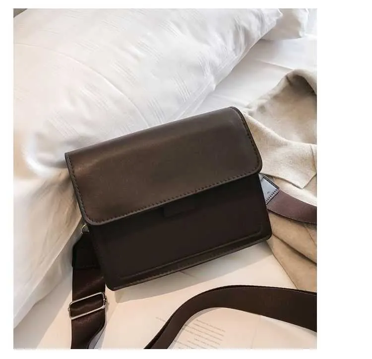 Ladies Messenger Solid Color 2023 New Trendy Wide Shoulder Strap Small Square Bag Retro Casual Simple Crossbody Ba241018_voghion.com