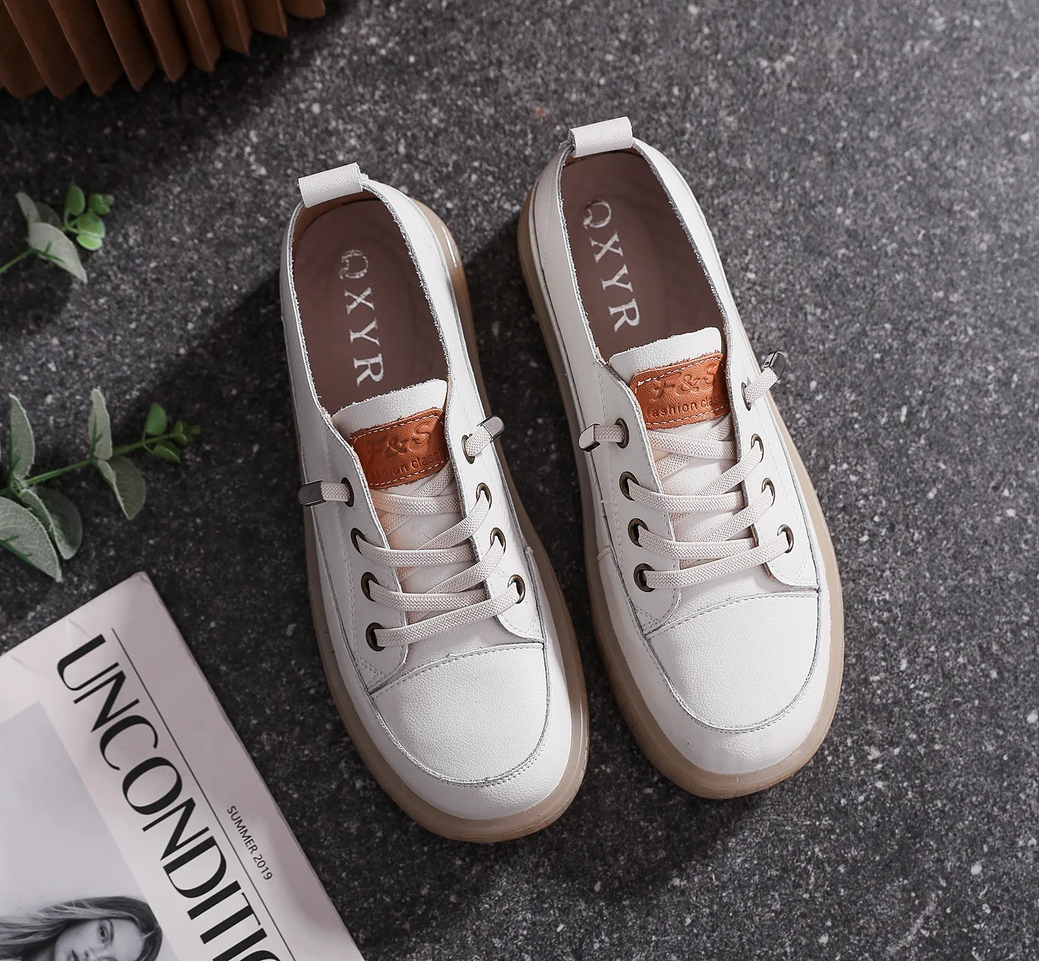 Scarpe da tavola casual con punta rotonda piatta, fascia elastica in vera pelle, basse, bianche, comode e traspiranti, con fondo morbido_voghion.com