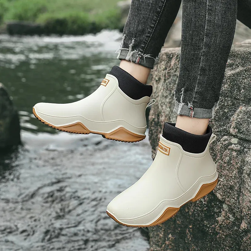 Scarpe da pioggia basse impermeabili antiolio invernali da uomo e da donna, foderate in peluche, in PU, antiscivolo, taglia EU 36-44 250122_voghion.com