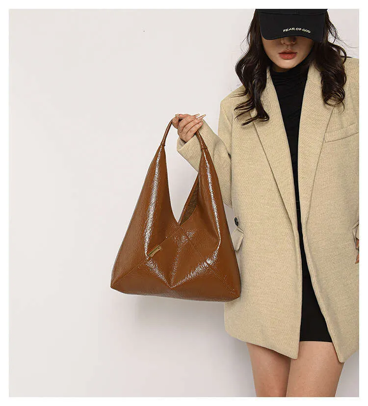Modieuze driehoekige schoudertas voor dames elegante handtas_voghion.com