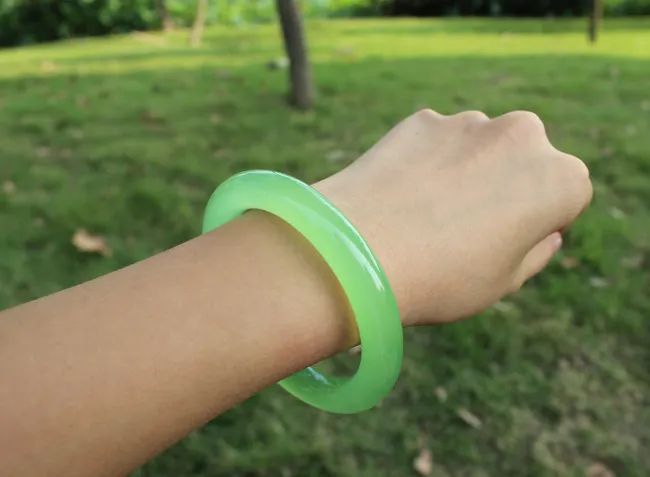 Natural Green Jade Bangle Bracelet Hand-carved Jadeite Jewelry_voghion.com
