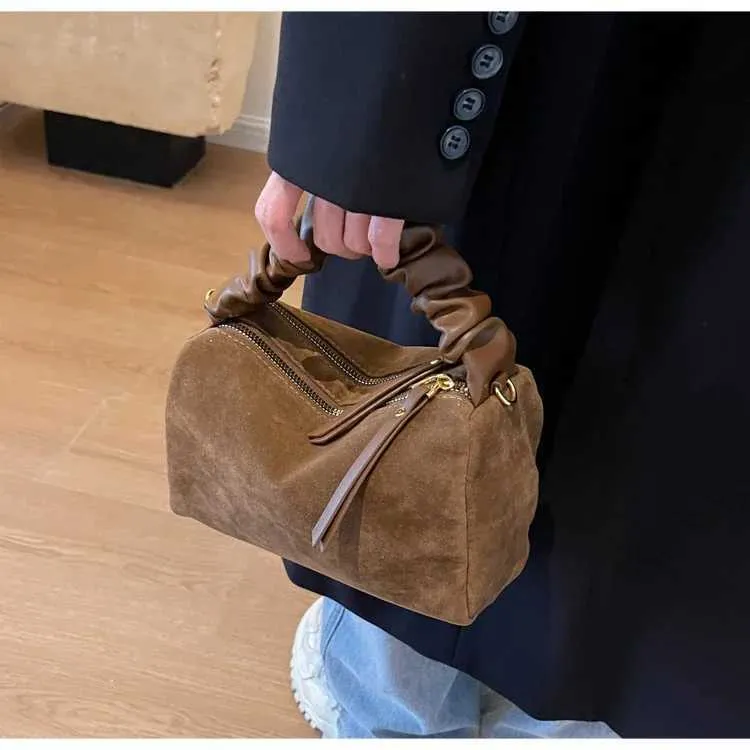 Sacs à bandoulière légers en PU pour femmes avec fermeture éclair tendance 2024 Design à plis tendance Bolsas Para MujeresC241103_voghion.com