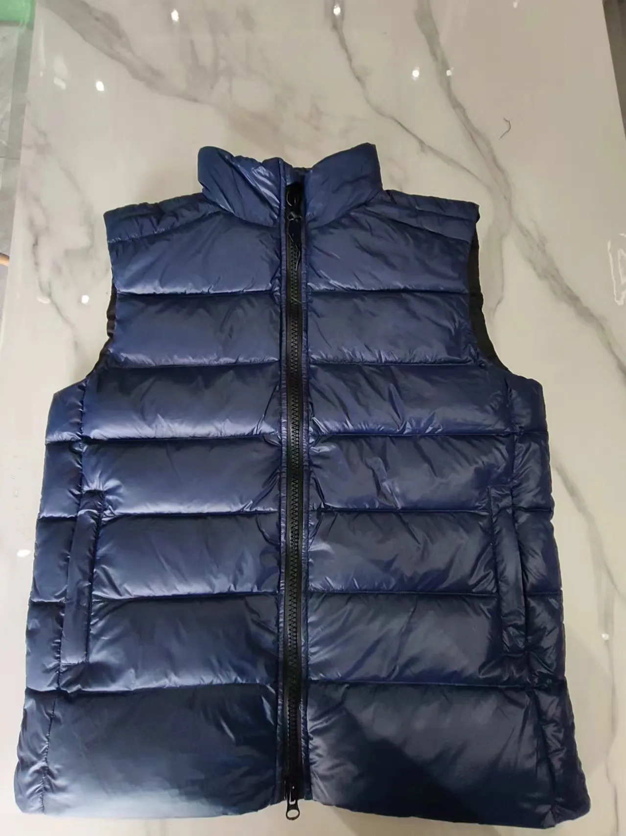 Sleek Sleeveless Premium Outerwear with High-Quality Insulation Men's Designer Down Vest - Winter Warmer_voghion.com