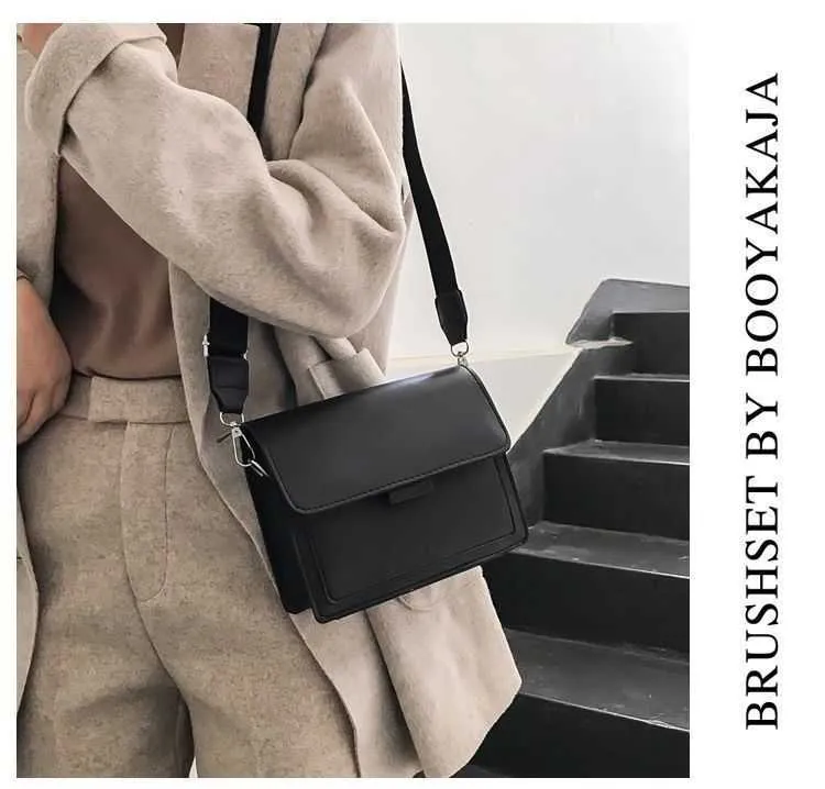 Ladies Messenger Solid Color 2023 New Trendy Wide Shoulder Strap Small Square Bag Retro Casual Simple Crossbody Ba241018_voghion.com