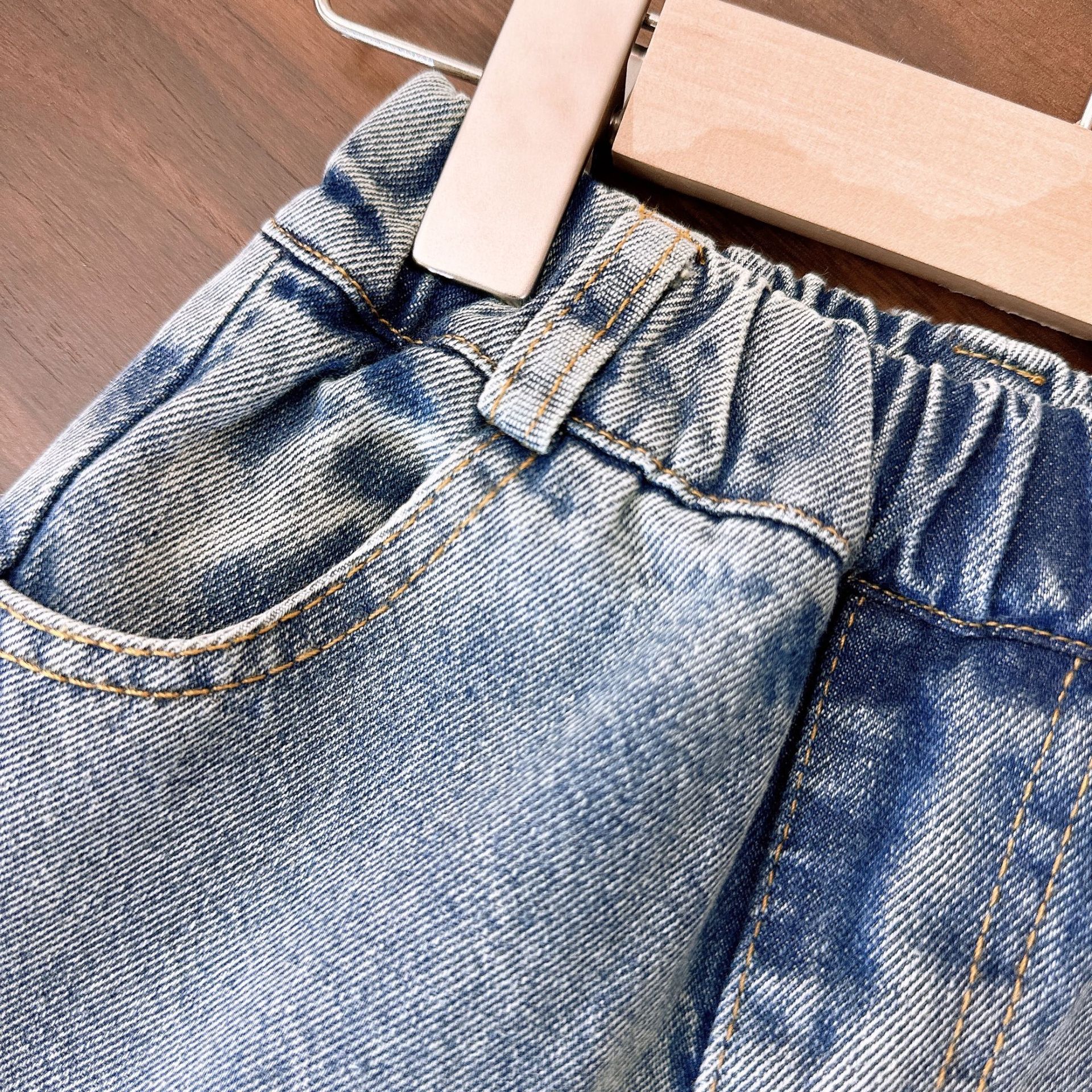 Mutter & Kinder 2024 Frühjahr und Herbst neues süßes Puffärmel-Top für Mädchen plus gerade Jeans zweiteiliges Set_voghion.com