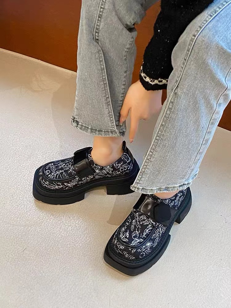 China-Chic Style Velcro Lefu Damesko 2024 Forårsnye Print Runde Hoveder Små Lædersko med Tykk Hæl og Blød Sål_voghion.com