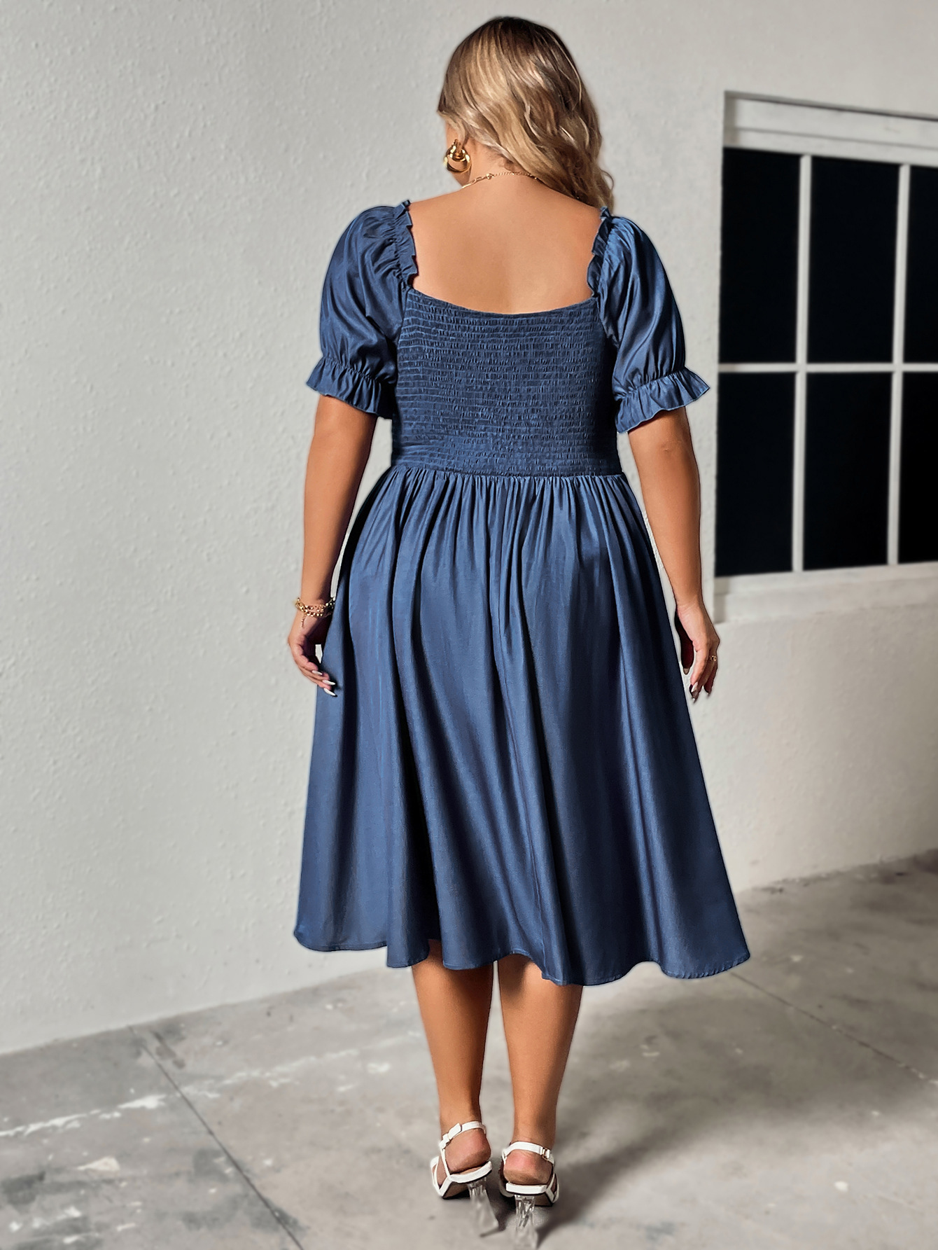 Damen Plus Size Damen Sommer Temperament High-End Quadrat Kragen Taille schlankes Kleid_voghion.com