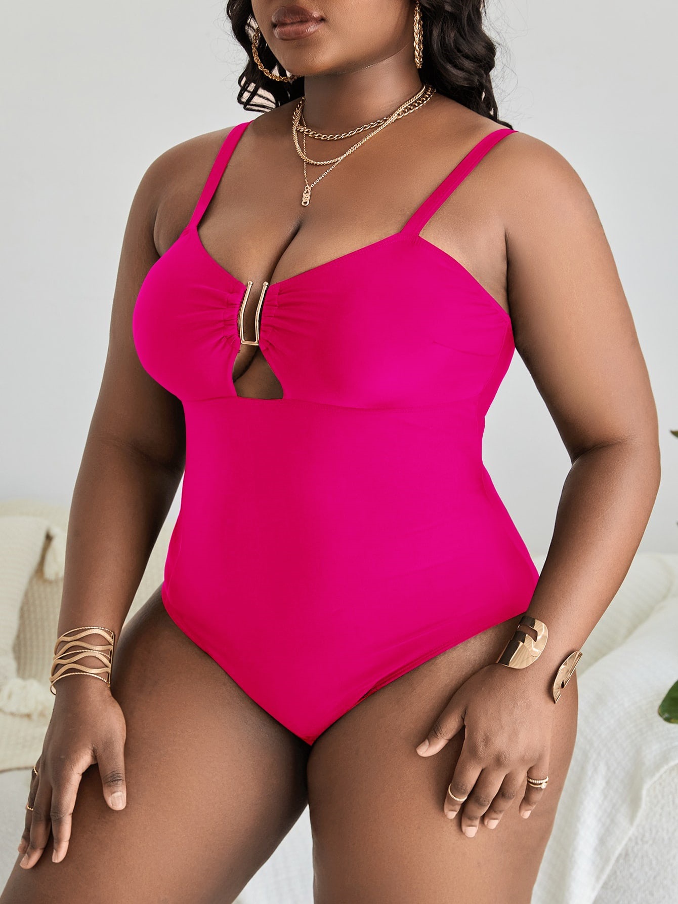 Femmes grande taille grosse fille grosse femme une pièce couleur unie creux mince jarretelles dos nu Sexy Bikini femmes_voghion.com