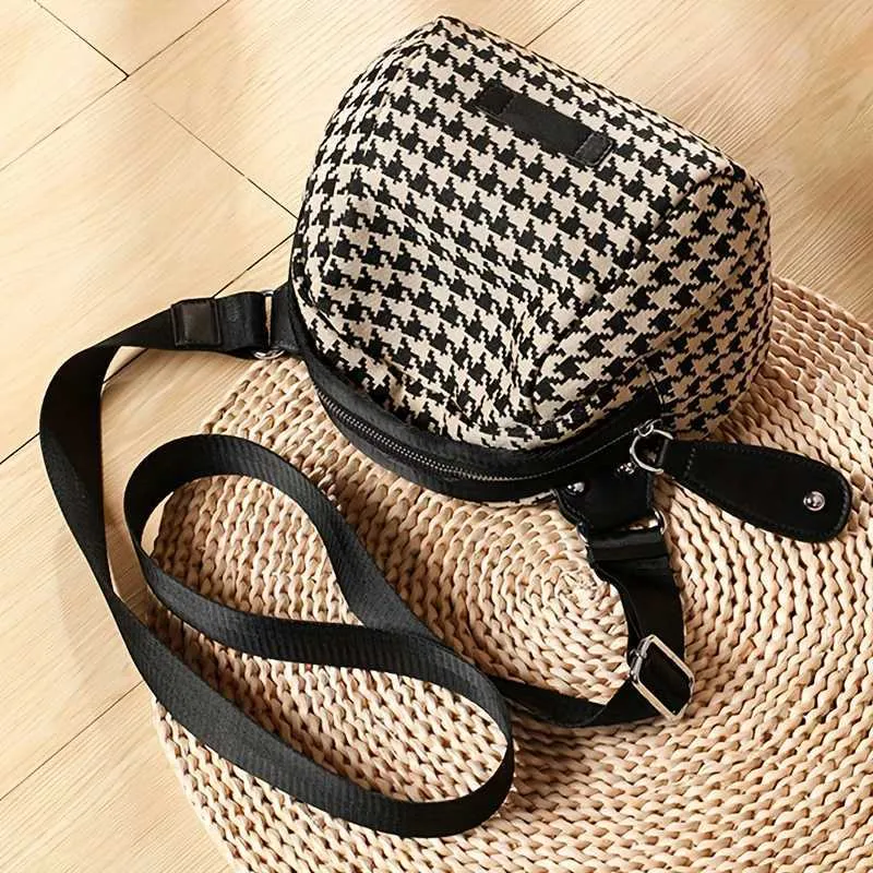 Sac à bandoulière minimaliste décontracté noir de petite taille pour le sport, le rangement en plein air, le nylon, le pack fantaisie C241022_voghion.com