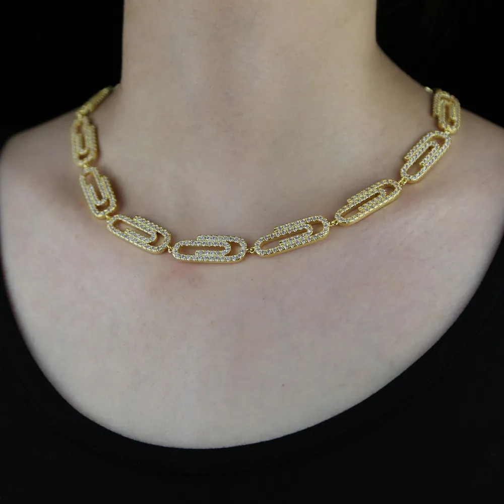 Catene 2022 Gioielli di moda per donna e uomo di alta qualità Micro Pave Sparkling Bling Zirconia cubica Cz Spilla di sicurezza Fermaglio per carta_voghion.com