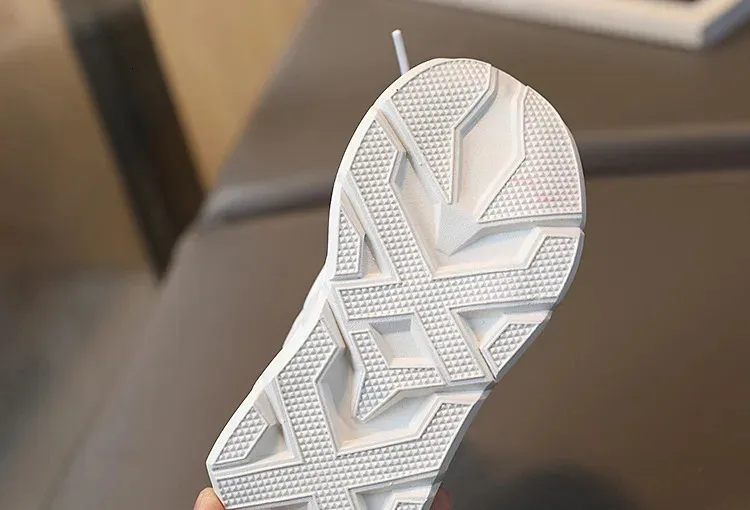 New LED Baby Boys Luminous Running Childrens Breathable Mesh Sports Shoes Size 21-30 240627_voghion.com