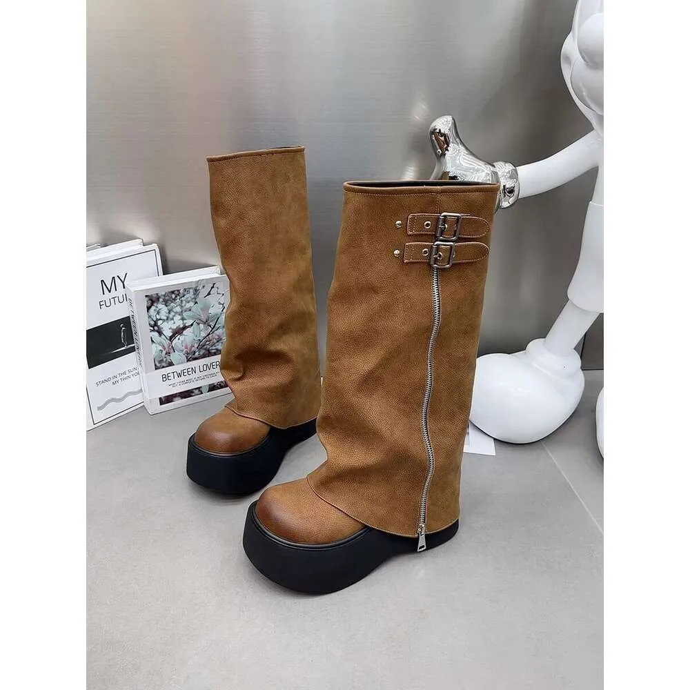 Stivali da stilista alla moda in stile britannico Martin per le donne 2024 Nuovo autunno/inverno Stivali corti con suola spessa e piccoli pantaloni,_voghion.com