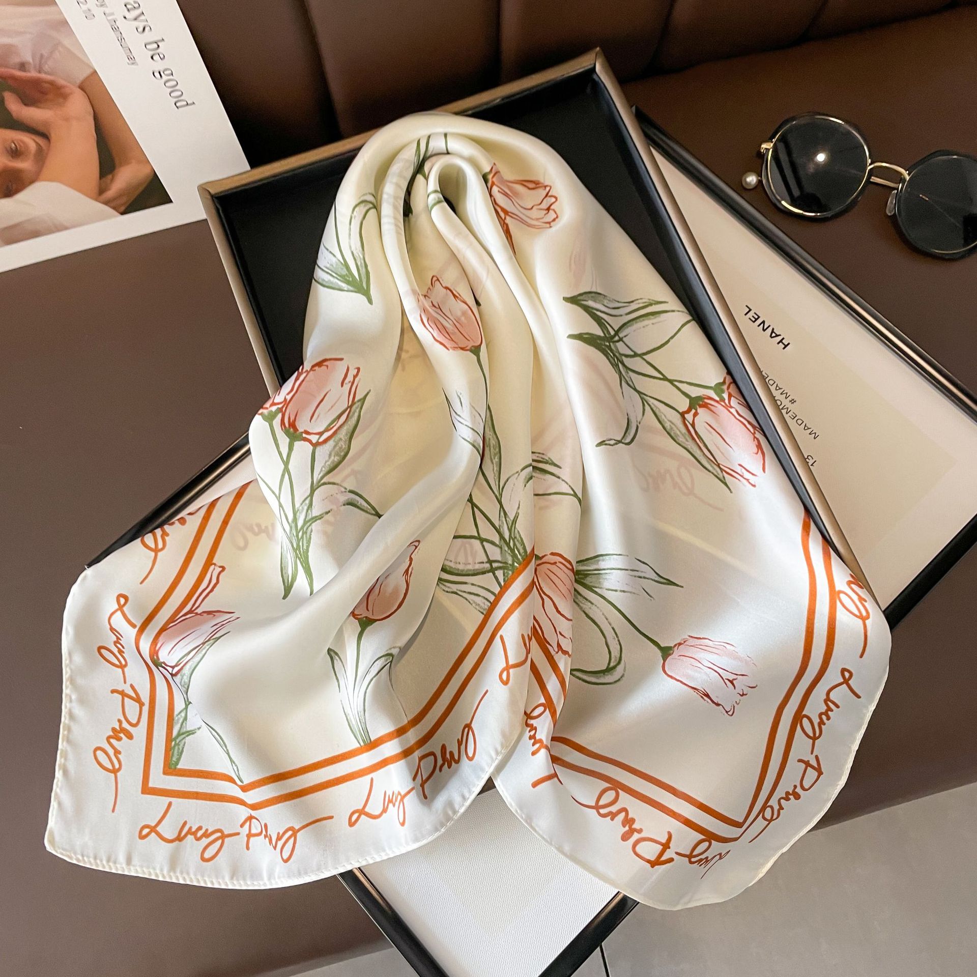 Sciarpa decorativa piccola a scialle da donna in raso quadrato di seta coreana con fiore pianta coreana di nuovo stile 70 cm_voghion.com