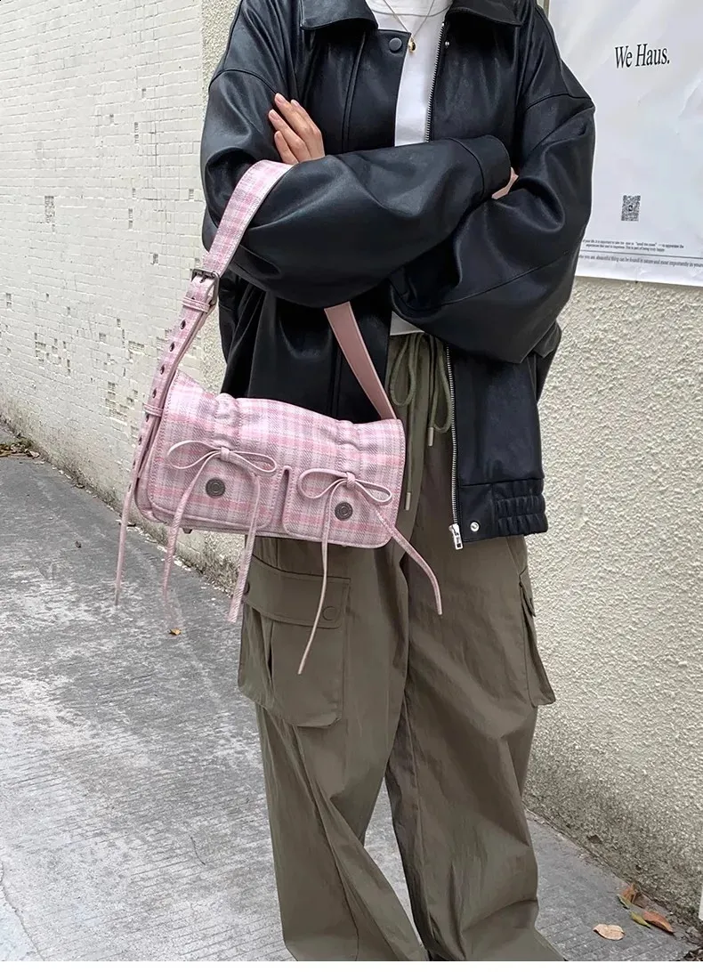 MBTI Plaid Pink Damen Schultertasche Plissee Lässig Süße Niedliche Mode Lederhandtasche Literarische Exquisite Achseltasche 240827_voghion.com