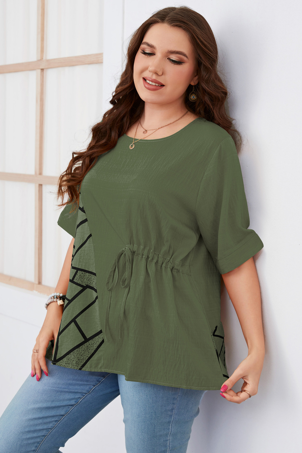plus size women's clothing five-point short-sleeved round neck slim temperament commuting solid color plus size fat girl shirt_voghion.com