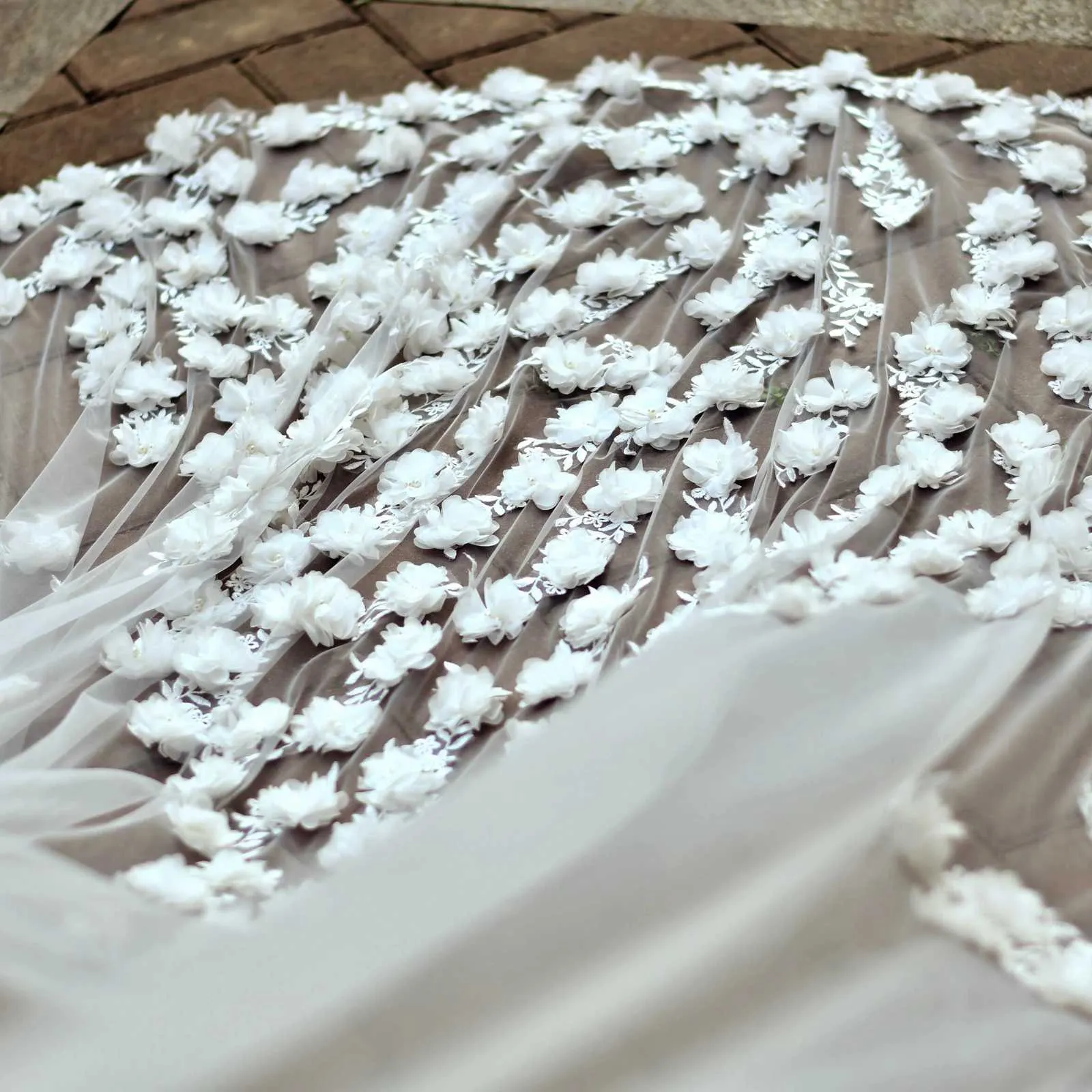 Hair Jewelry V123 Full Flowers Lace Beaded Wedding Veil Long Cathedral Style Soft Bridal Illusion With Comb Bride_voghion.com