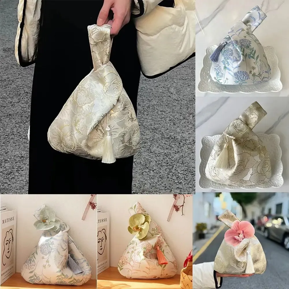 wer Anhänger Mittagessen Kosmetik Handtasche im chinesischen Stil Quaste Knoten Handgelenktasche Kleinteiltasche Cheongsam Zubehör 241120_voghion.com