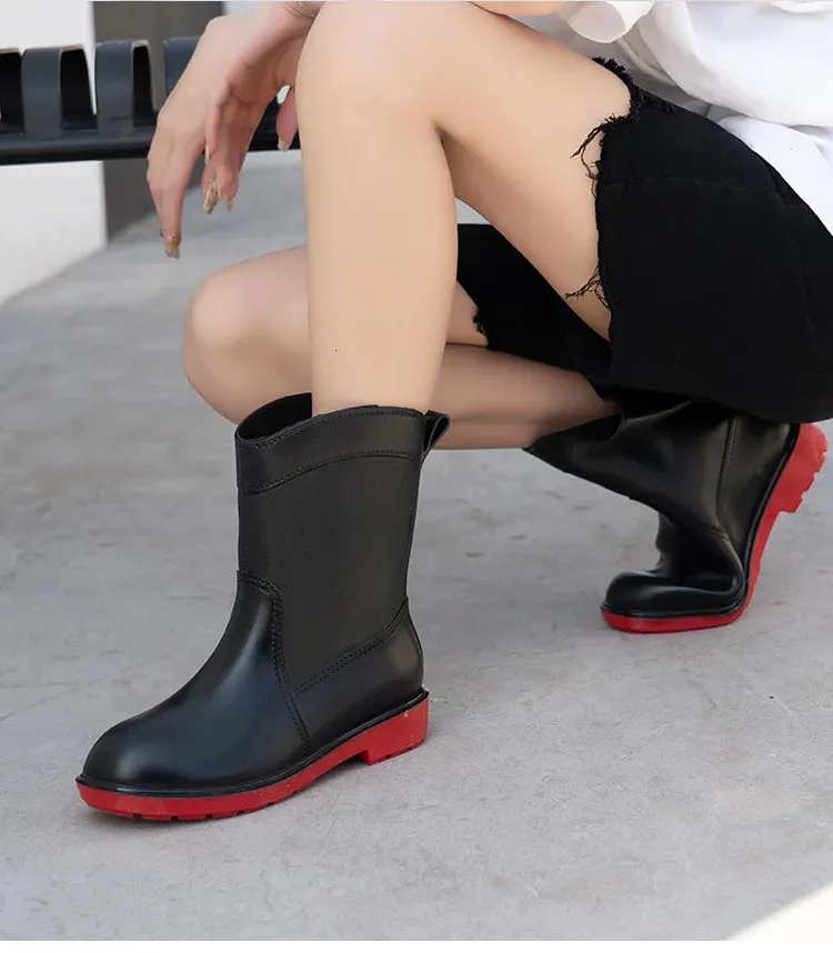 Waterproof Women's Rain Boots Lace Up Rubber Ankle Boots Black_voghion.com