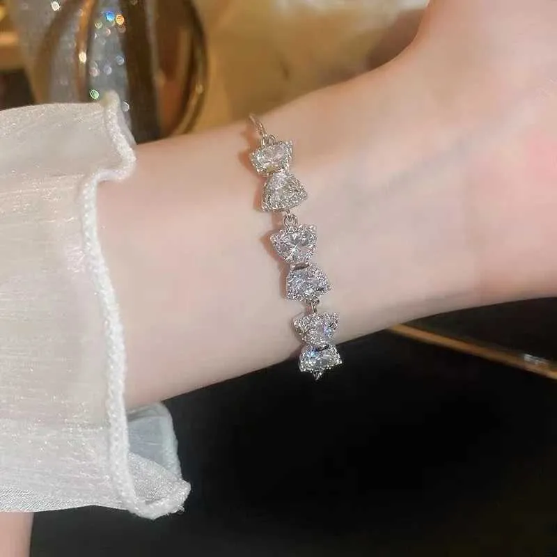 Shiny Zircon Bangle For Women, Elegant Silver Colour Bow Bracelet_voghion.com
