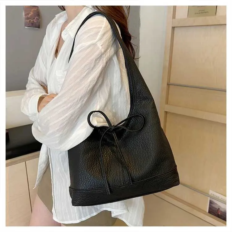 Sac à main en cuir PU solide et décontracté pour femme, sacoche à bandoulière polyvalente pour les déplacements quotidiens, grande capacité, sous les bras_voghion.com