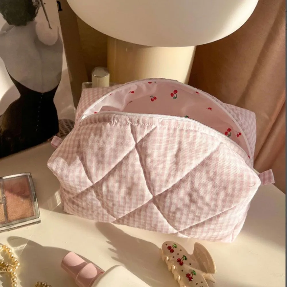 Trousse de toilette de voyage matelassée en coton pour femme, trousse de maquillage portable de grande capacité, motif floral à carreaux roses_voghion.com