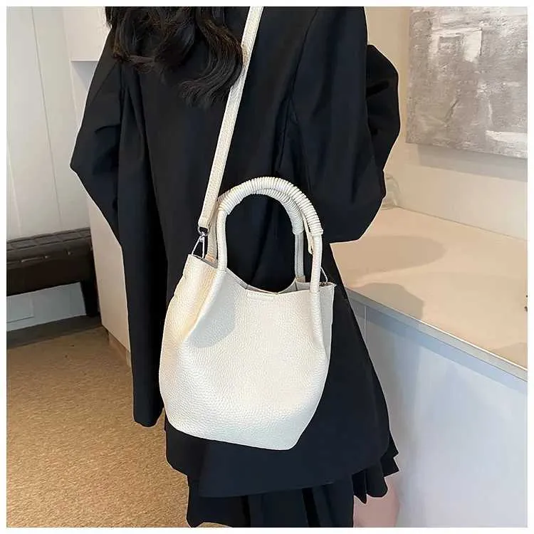 Einfache, solide Eimer-Handtaschen für Frauen, große Kapazität, lässige Pendler-Verbundtaschen, vielseitige Umhängetaschen für Frauen_voghion.com