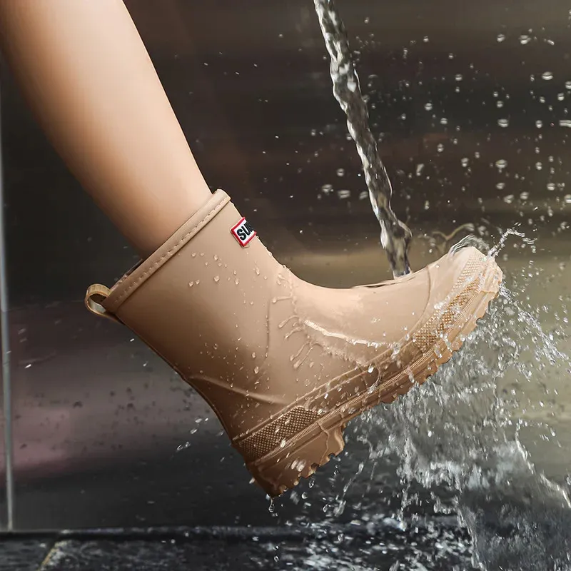 Damen Niedrige rutschfeste Küchen-Regenschuhe Wasser Frau Gummi Garten Galoschen Slip-on Regenstiefel Kurze Stiefel 231030_voghion.com