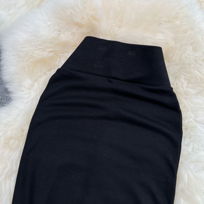 Gonna a sirena in maglia aderente con spacco sopra il ginocchio, a vita alta e lunghezza media, da donna_voghion.com