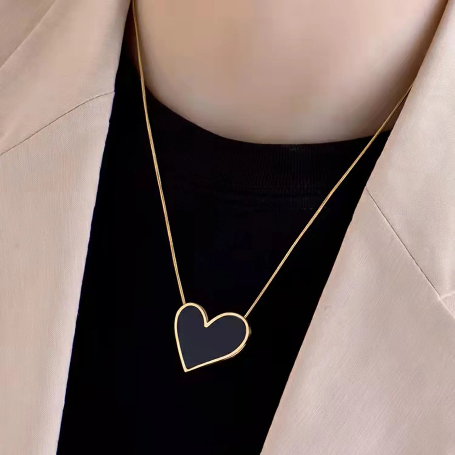 Catene Stile Vintage Placcato Oro Nero Cuore Irregolare Collana Regalo Acciaio Inossidabile Smalto Pendente Per Le Donne_voghion.com