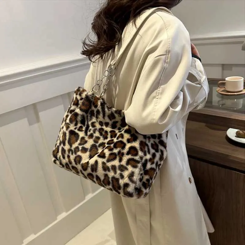 Sac à main en peluche à motif léopard vibrant, simple, grande capacité, moelleux, à bandoulière, style coréen, mode décontractée, chaîne_voghion.com
