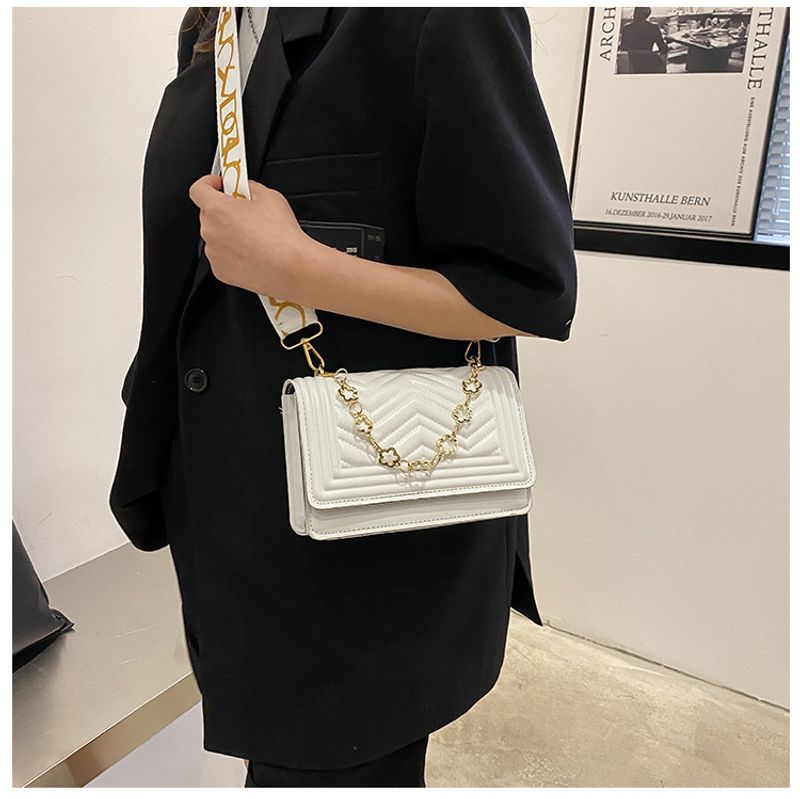 Borsa a tracolla alla moda da donna, con tracolla larga e alla moda_voghion.com