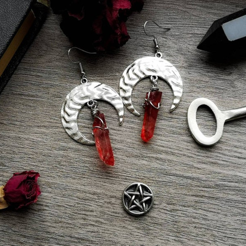 Boucles d'oreilles en cristal de quartz rouge brut et lune_voghion.com