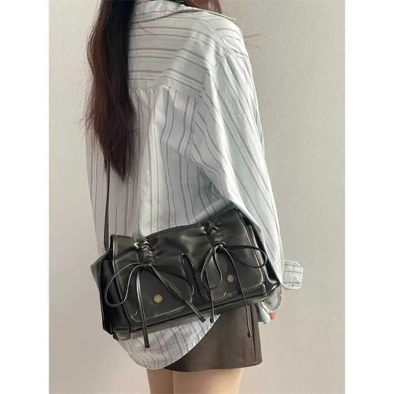 Sac à main et portefeuille de créateur pour femme 2024 Nouveau sac à bandoulière pliable en cuir PU vieilli Y241216_voghion.com