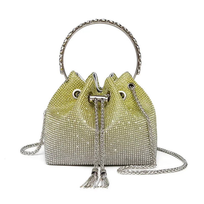 Borsa con strass primavera estate 2025 - Pochette a tracolla e a spalla da donna firmata con spedizione gratuita, catena di cristalli glamour_voghion.com