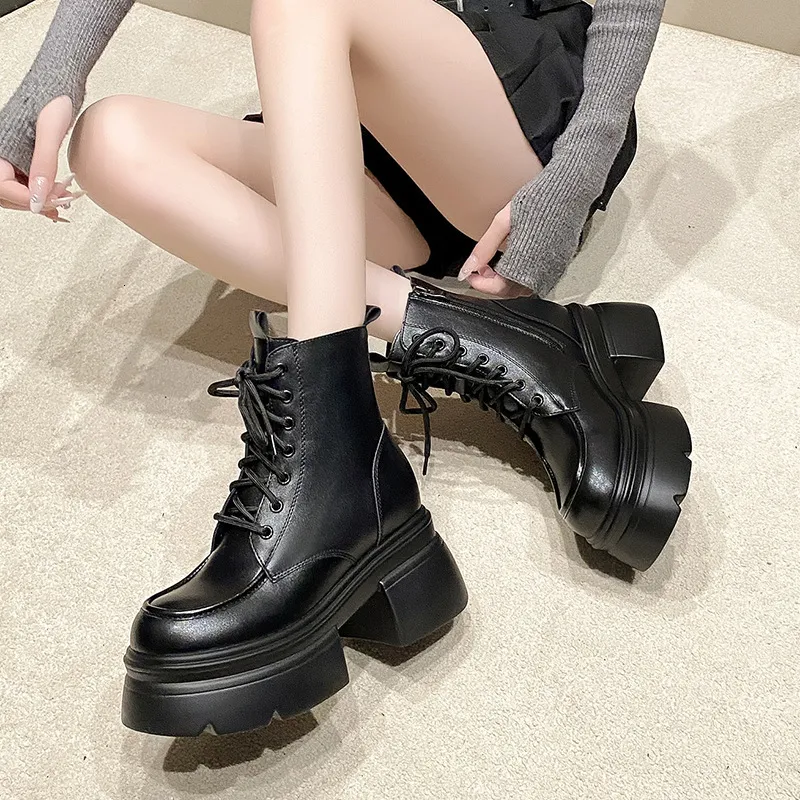 Black 2024 Autumn/Winter New British Style Thick Bottom Short Sweet Cool Motorcycle Martin Boots For Women_voghion.com