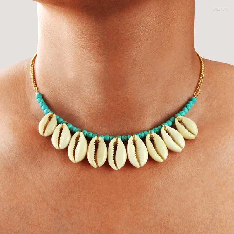Collier pendentif bohème en coquillages naturels et perles_voghion.com