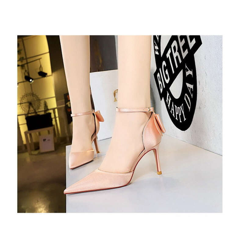 Elegante High Heels mit spitzem Kopf und hohler Schleife und Knoten für Damensandalen_voghion.com