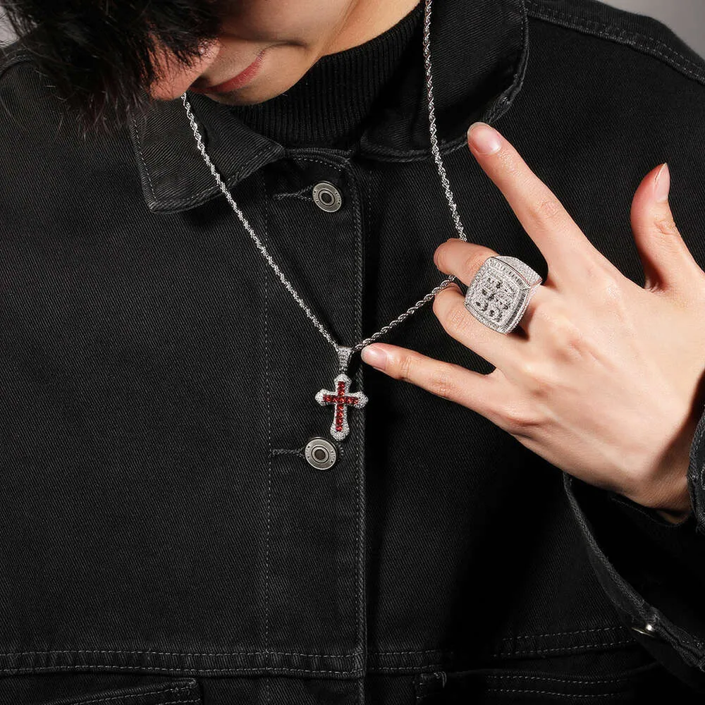 Nuova collana con croce blu Hip Hop con diamanti e versatile maglione in argento Sterling con ciondolo a catena cubana intrecciata_voghion.com