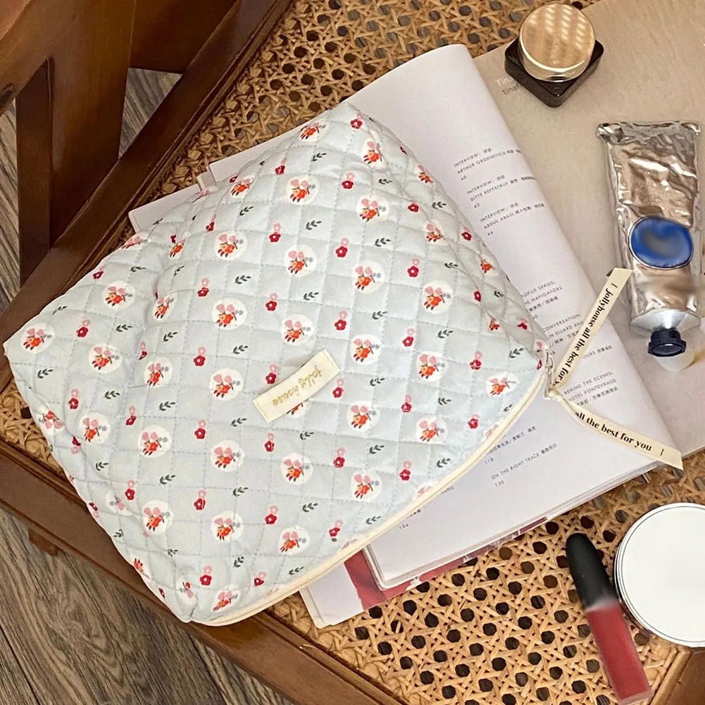Cosmetic Bag Large Capacity Cute Print Make Up Pouch Portable Casual Multi-function Quilted Rhombus Fashion For Weekend_voghion.com