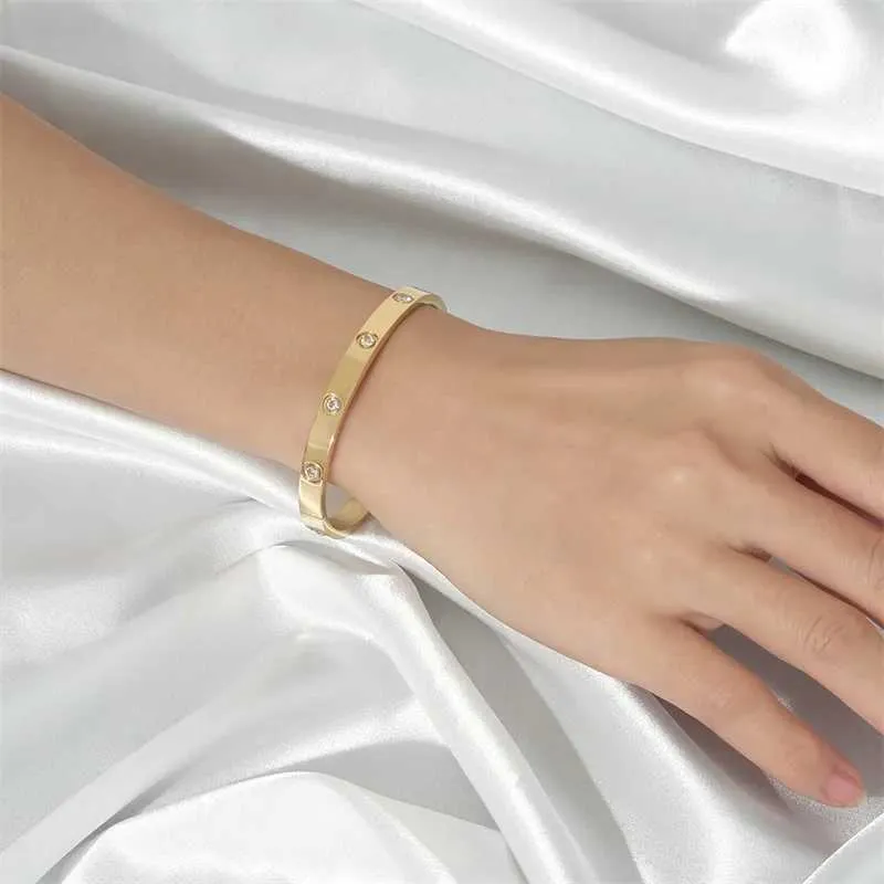 Classic Zircon Charm Bangle Bracelet For Couples Stainless Steel_voghion.com