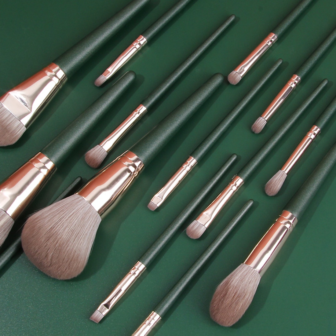 VADHARYA Set da 14 Astucci, Kit di pennelli per trucco professionali realizzati con setole sintetiche di alta qualità, inclusa polvere,_voghion.com