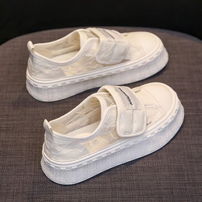 Lona para mulheres 2024 novo verão respirável renda um passo malha sola grossa pequeno branco casual board shoes_voghion.com