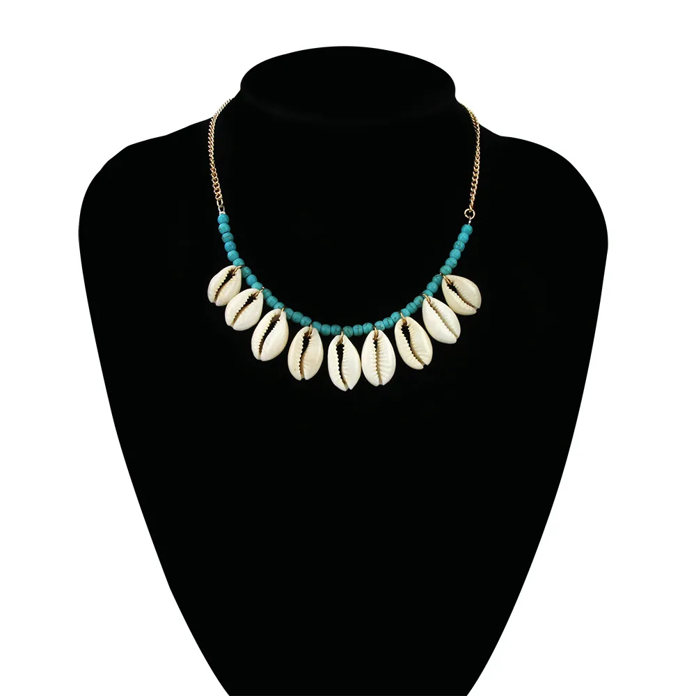 Collier pendentif bohème en coquillages naturels et perles_voghion.com